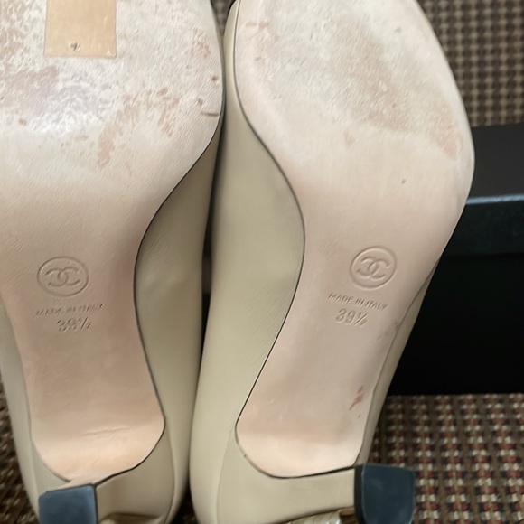 Chanel black and beige heels 👠 - Picture 6 of 7